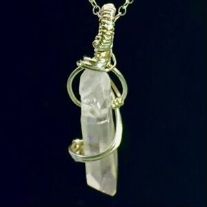AER# Sterling 925 Silver & Quartz Necklace
